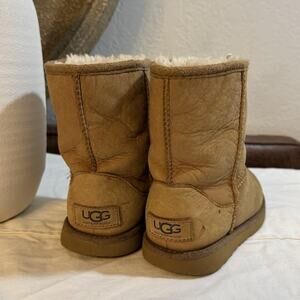 UGG Kid's Classic Short Chestnut Boots Size 12 THRASHED